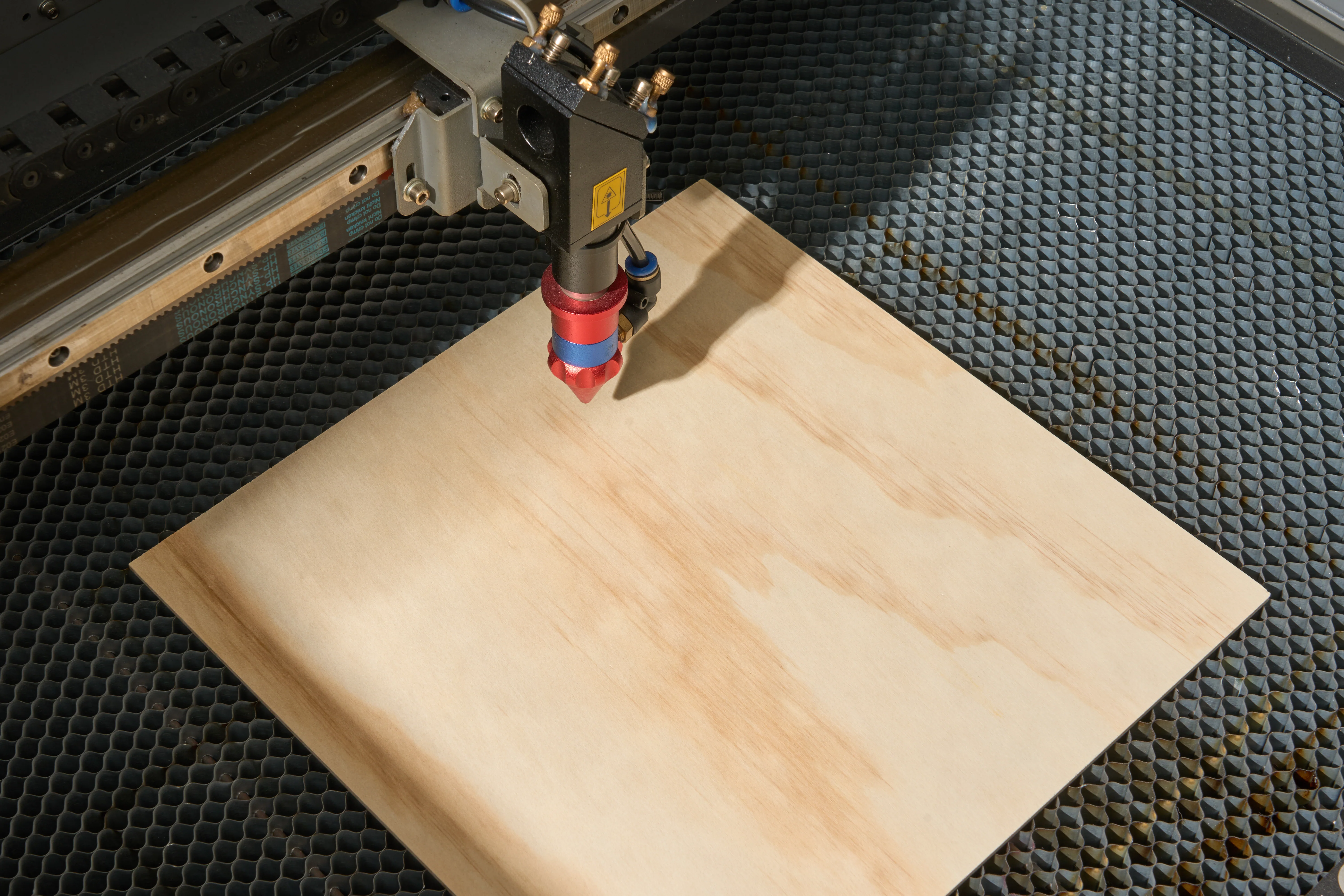 OMTech 12 Pack Pine Veneer Sheets, 12"x12"x1/8" Plywood Sheets for Laser Cutting and Engraving - Image 7