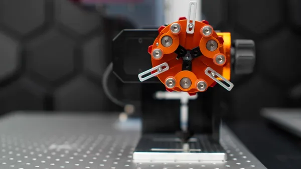 OMTech PiBurn Galvo Grip: A Chuck Rotary for Fiber and UV Lasers - Image 5